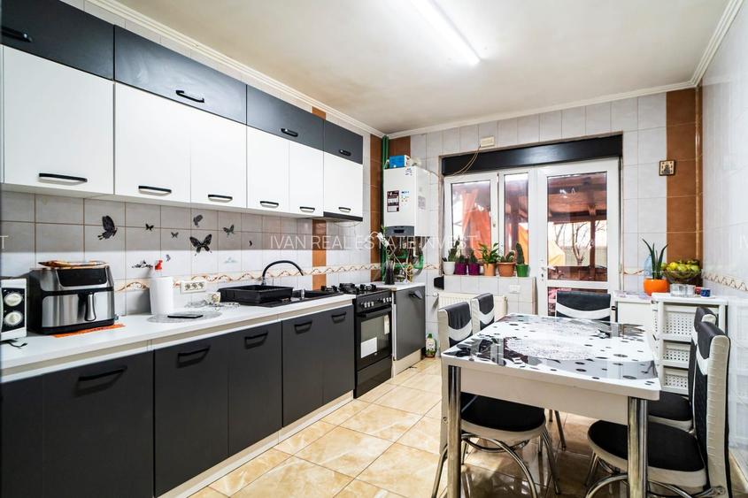 Ciorogarla, casa P+1Et+Pod, duplex, teren 434 mp, statie STB la 300 m - 4