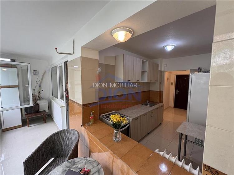 Obregia - Fantana Florilor,  bloc retras de la bulevard - 7