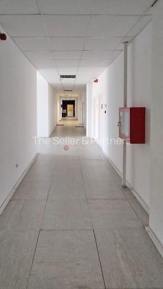 Spatiu cu Multiple Functionalitati - 9