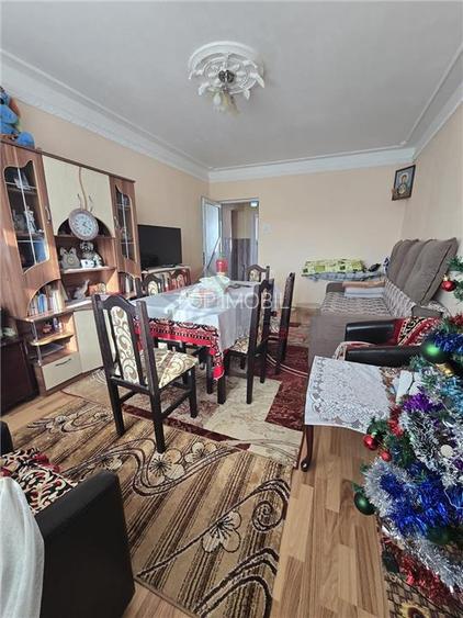 Alexandru cel Bun, 3 camere decomandat, geam la baie, liber - 11