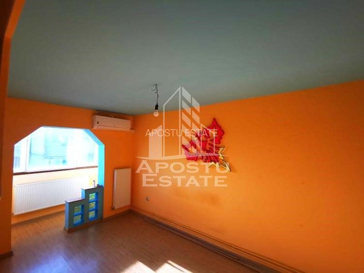 Apartament cu 3 camere, decomandat, 2 balcoane, 2 bai,etaj intermediar - 5