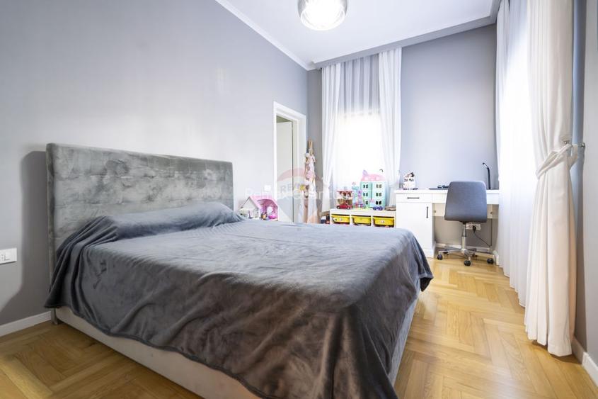 Casă / Vilă cu 5 camere de vânzare în zona Dealuri Oradea - 21