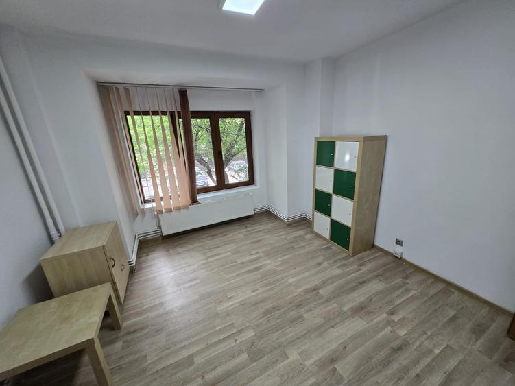 Birou 3 Camere | Unirii Fântâni | Spate Tribunal | Etaj 1 | CT proprie
