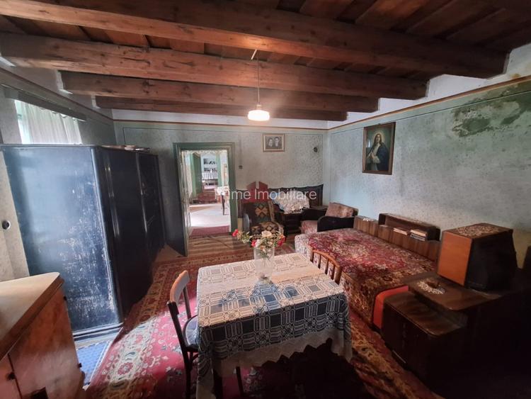 Casă de vânzare în Vinerea (Cugir) – ideală pentru renovare - 4