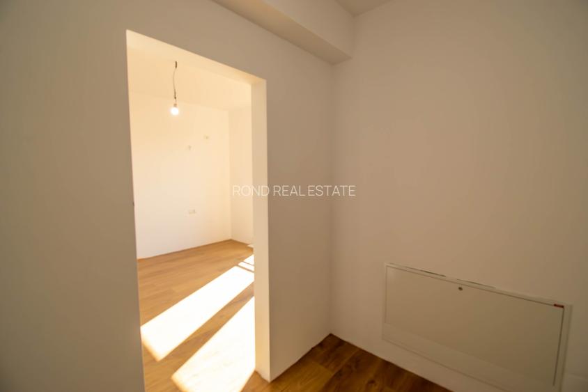 Vila alipita, impecabil executata, teren 350mp, preechipare AC - 18