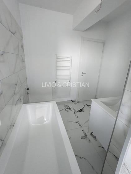 Decomandat 3 camere bloc nou et 3 Comision 0% - 8