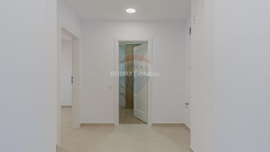 Clinica medicala-9 cabinete- URBAN PLAZA - bloc 15 parter! - 17