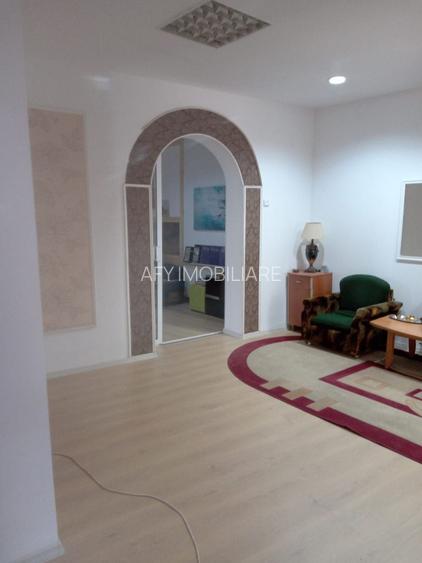 De vanzare Apartament 3 camere + pod in Vila, Vasile Lascar - Eminescu - 3