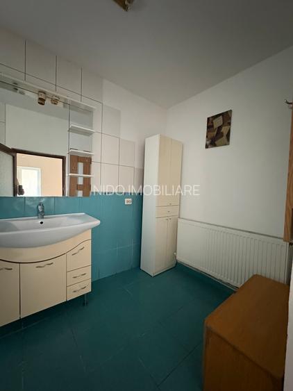 Casa de vânzare - Constanta - 6 CAMERE-147 mp. totali ( fără curtea interioară) - 16