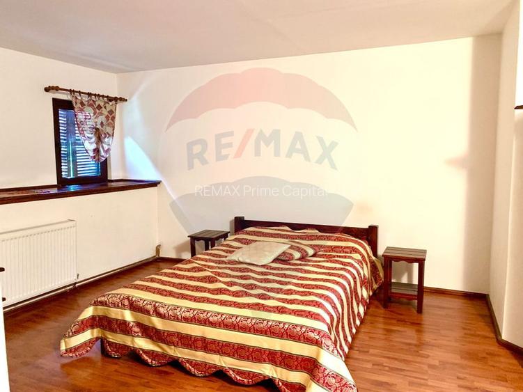 Pensiune cu 13 camere de vânzare in Bulz - 35