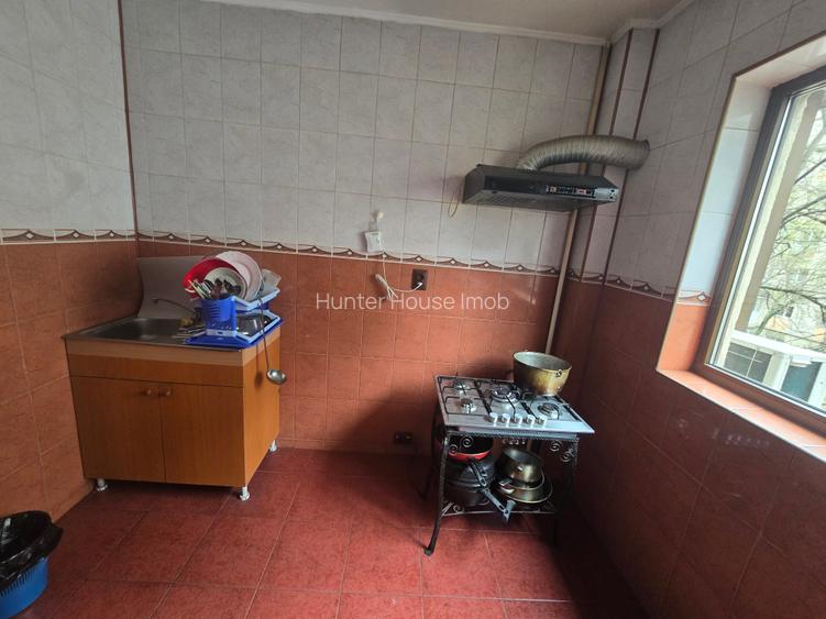 Apartament 3 camere, 2 băi cu geam, aproape de metrou Gorjului. Bloc din 1981 - 14