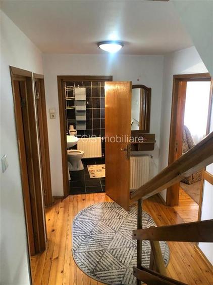 Casa individuala 5 Camere cu parcare doar pentru familii - 10