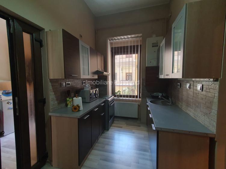 Vand apartament la casa ultracentral 3 camere etaj 1 - 9