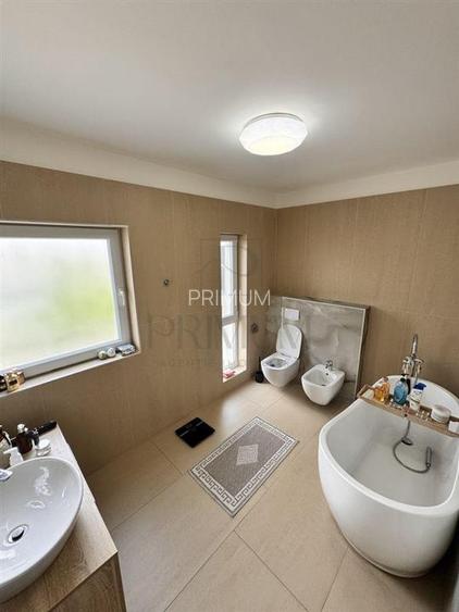 DUMBRAVITA - CASA INSIRUITA - CENTRAL - 4 CAMERE - 2 BAI - INCALZIRE PARDOSEALA - 10