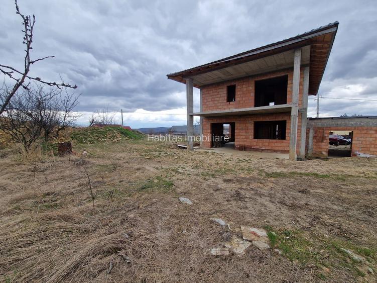 Casa individuala (semicolectiva) 172 mp utili, teren 765 mp Feleacu - 9