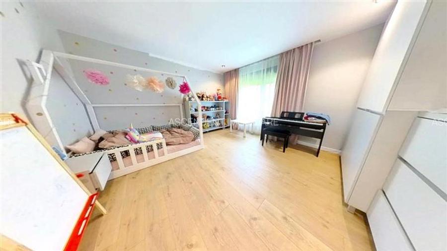 FILM!Vila cu arhitectura selecta, intr- o eleganta oaza de liniste - 18