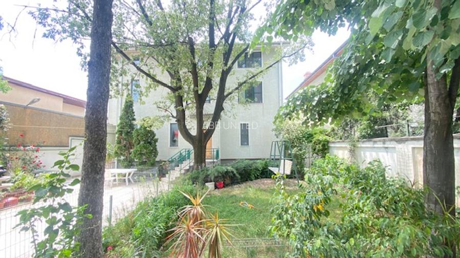 Sura Mare, Eroii Revolutiei, vila, 566mp teren, piscina! - 2