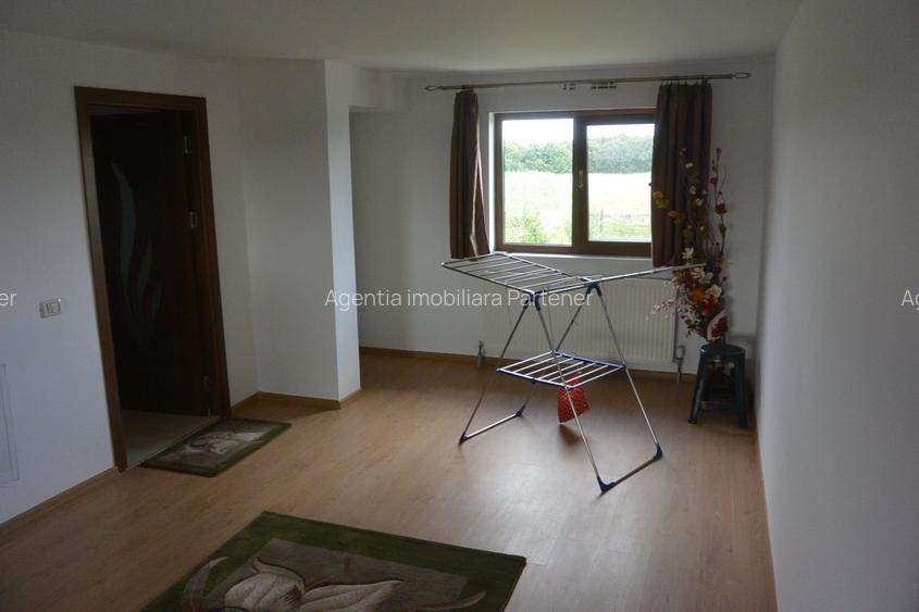 Casa P+E, la 15 km de Poiana Lacului, finisata, mobilata,  teren 7500mp, - 8