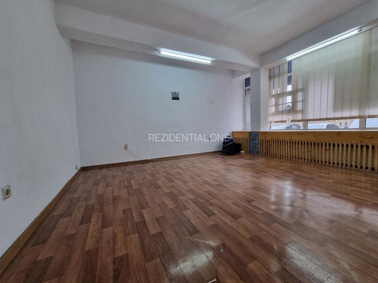 Piața Centrală/ spațiu comercial- 70 mp/ parter + etaj/ liber - 2