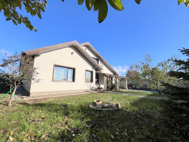 Vanzare 🏡 Vilă Deosebită P+M – Central Vânători (Galați) | Teren 1000 mp