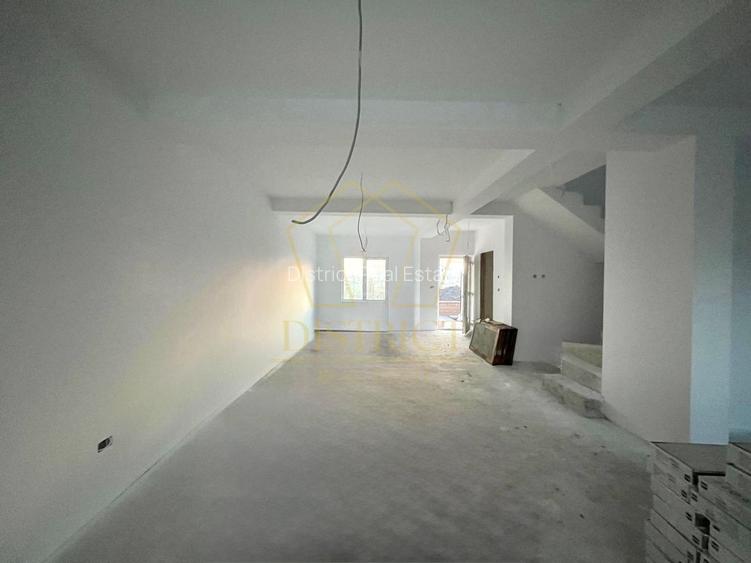 Duplex cu 4 camere despărțit prin camera tehnica | Mosnita Noua - 7