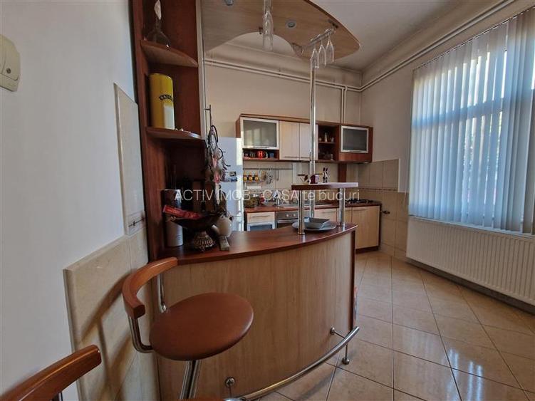 Casa P+E, suprafata utila 446.66 mp, teren 866, pretabila - clinica, restaurant, - 5