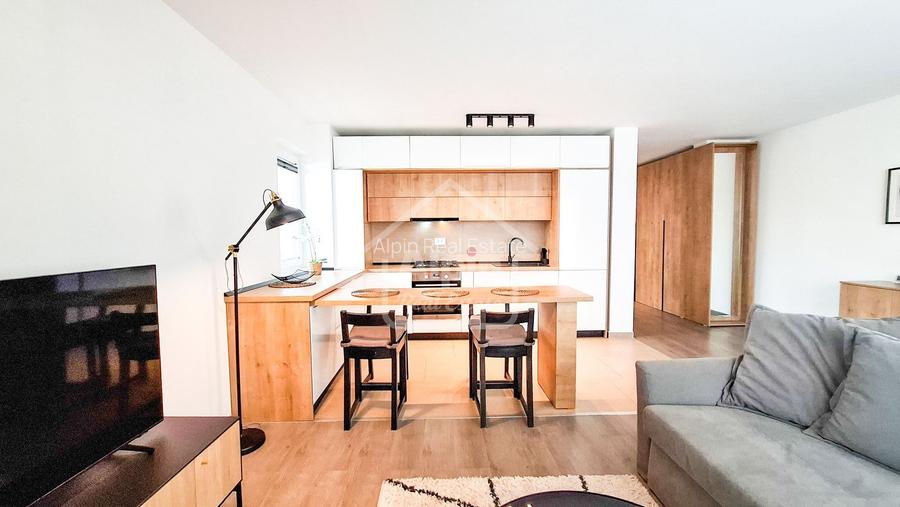 Suprafata Generoasa I Alphaville Arena - 17