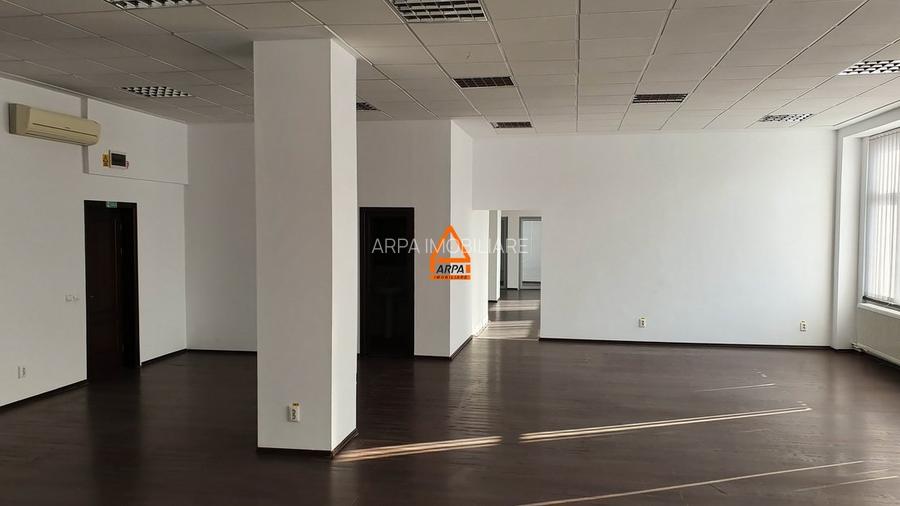 Spatiu comercial - Birouri - 235 mp - Podu Ros - 6