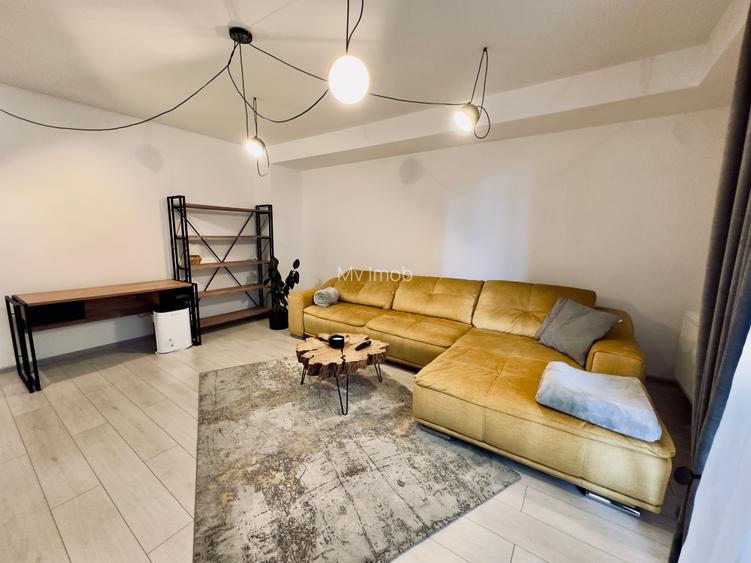 Apartament cu 2 camere,70 mp plus terasa de 20 mp in zona Tractorul - 2