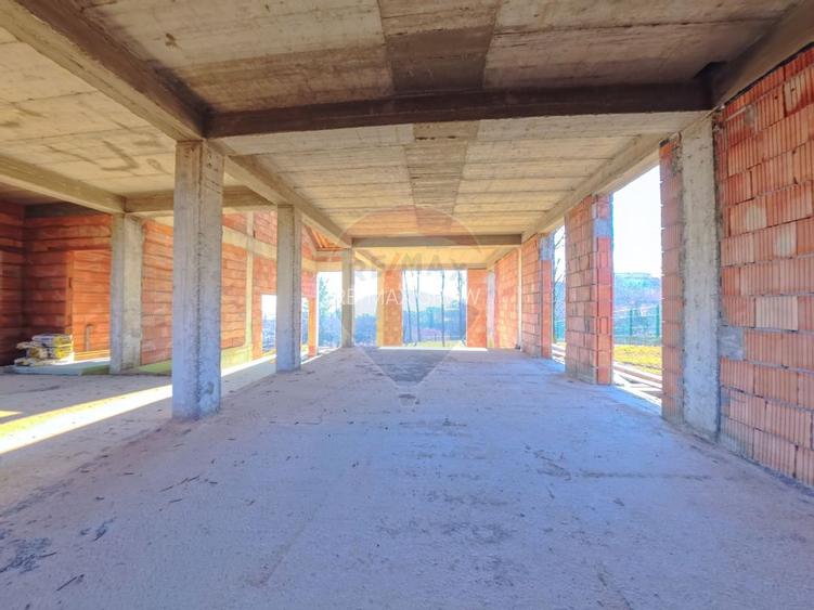 Casa la rosu cu autorizatie valabila in Hemeius - Fantanele - 7