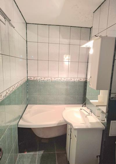 Apartament 4 camere,ultracentral, decomandat, mobilat si utilat,str Decebal - 18