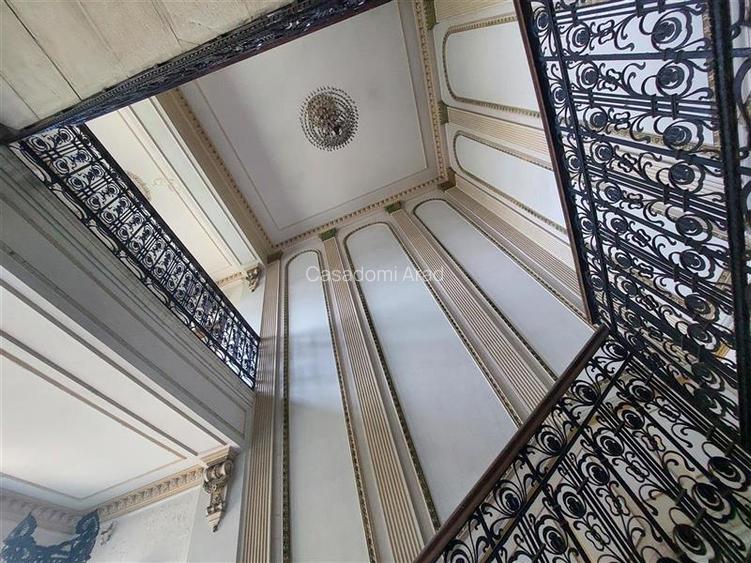 Cladire ultracentrala cu curte privata, pentru activitati diverse - 3