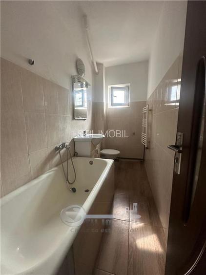 APARTAMENT 2 CAM DECOMANDAT PODU DE FIER ETAJ INTERMEDIAR - 9