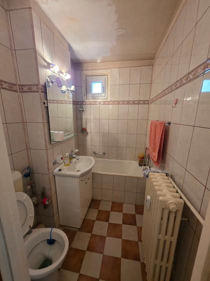 Titan, 10 minute metrou Costin Georgian, la piata Minis, 2 gr sanitare,