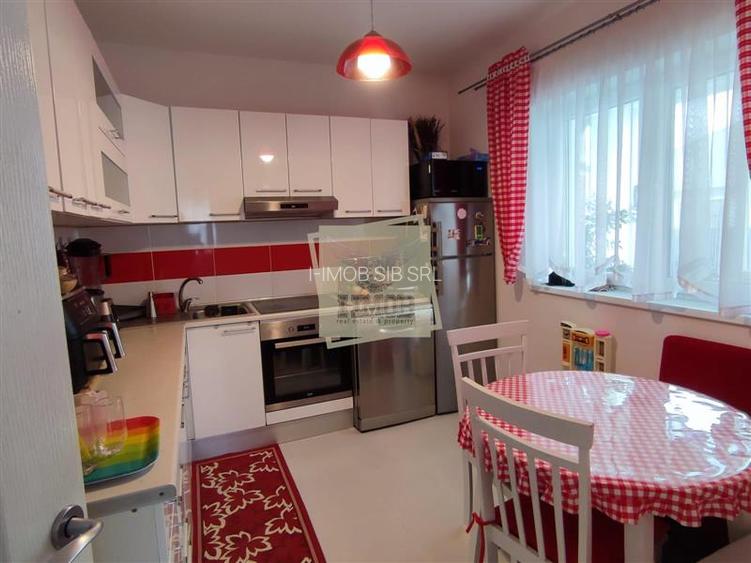 Casa individuala 5 camere terasa acoperita 3 bai si 458 mp teren in Cristian - 8