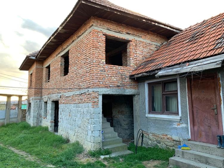 Casa batraneasca dornica de a fi reabilitata - Bumbesti-Jiu