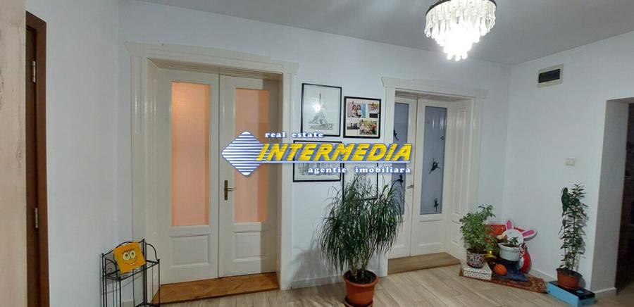 Casa cu 4 camere mobilata si utilata 593mp teren zona Centru