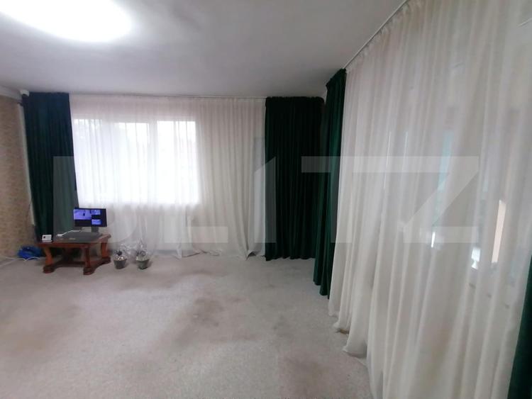 Casa de inchiriat,8 camere +, nemobilata, Gruia