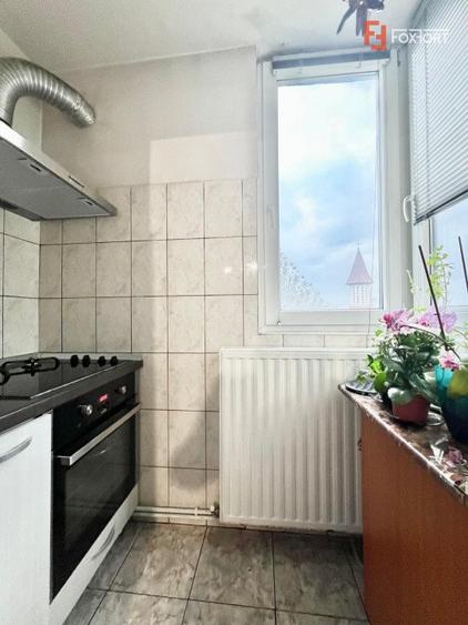 Apartament cu 3 camere, etaj 5 de vanzare, zona Lunei