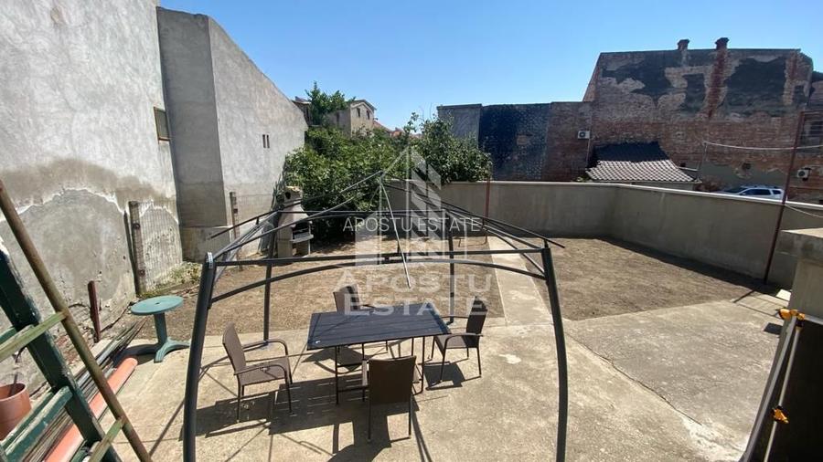 SAD cu 3 camere + spatiu comercial la demisol, - 10