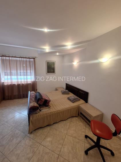 Zona Trocadero , imobil 90 mp., IDEAL BIROURI, curte - 15