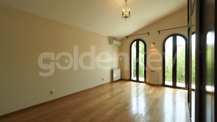 Vila individuala cu 5 camere, piscina exterioara si gradina amenajata - 12