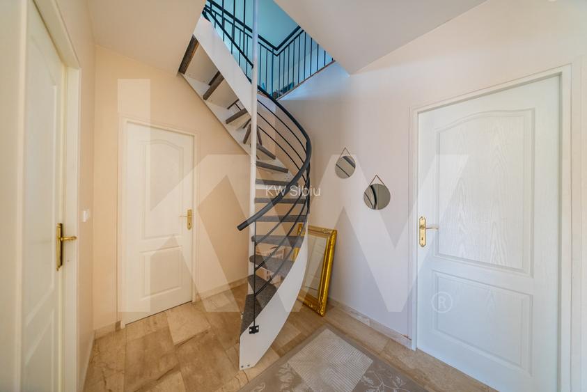 Vila cu 5 dormitoare si gradina generoasa, perfecta pentru familia ta! - 47