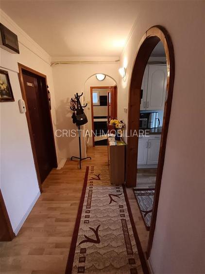 VEZI VIDEO! 3 camere, etaj 2, Decmandat, cu imbunatatiri, Calarasi IV - 2