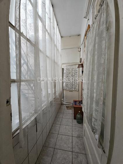 Vând apartament cu 2 camere str Mircea - 11