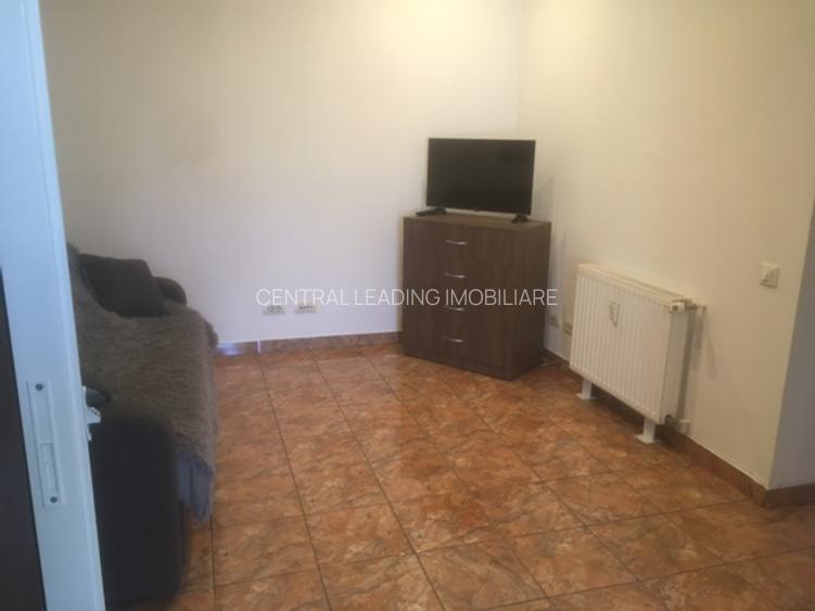 2C/ GARSONIERA DUBLA MODERNA 1/7 stradal Magheru VEDERE SPATE:CURTEA BLOCULUI - 4