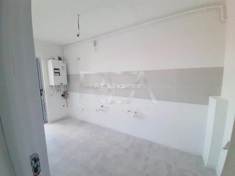Apartament cu 4 camere in zona Trapezului  - 2