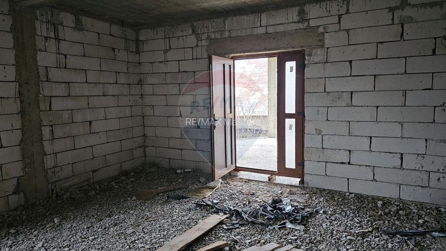 Casă / Vilă cu 12 camere, teren intravilan de 2869mp în Siminicea, SV - 15