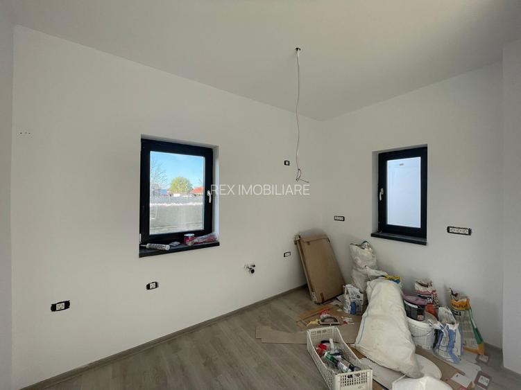 Duplex modern despartit prin baie - Mosnita Noua - 5