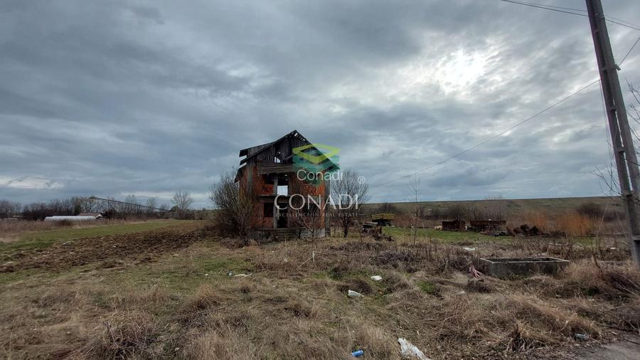 Vila la rosu cu teren in comuna Cornetu - 10